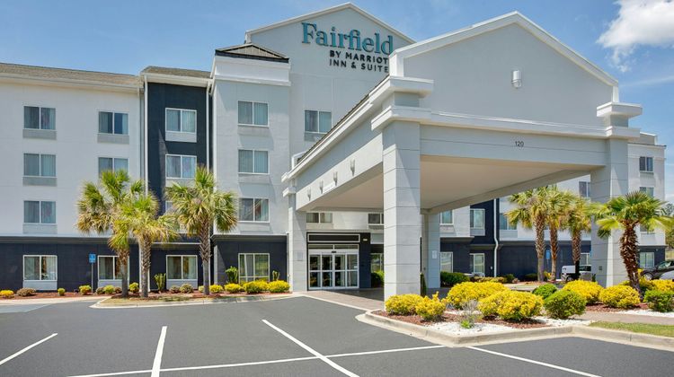 Fairfield Inn & Suites Columbia NE Exterior