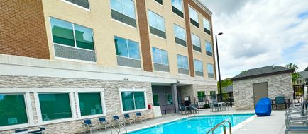 Holiday Inn Express & Suites Canton Exterior