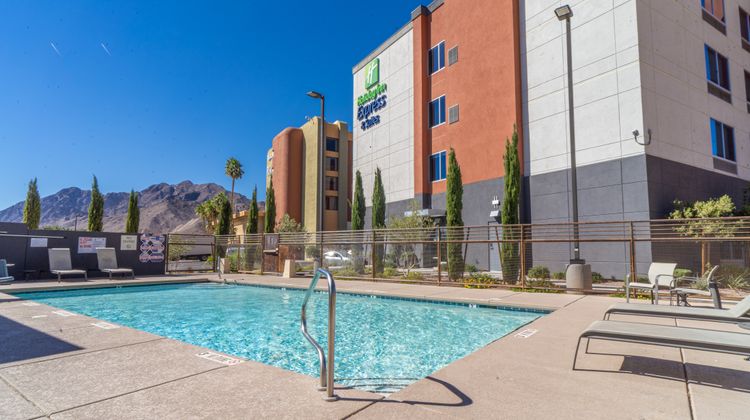 Holiday Inn Express/Stes Henderson South Pool