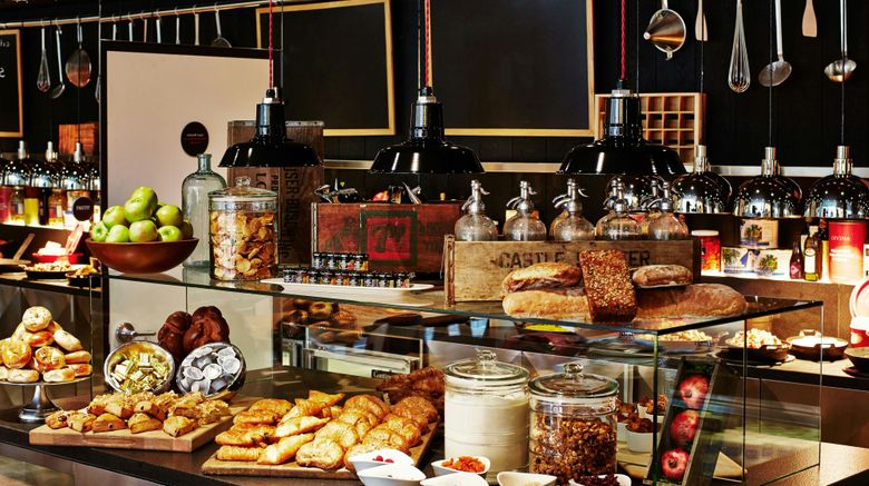 <b>citizenM New York Times Square Restaurant</b>. Images powered by <a href="https://www.leonardoworldwide.com/" title="Leonardo Worldwide" target="_blank">Leonardo</a>.