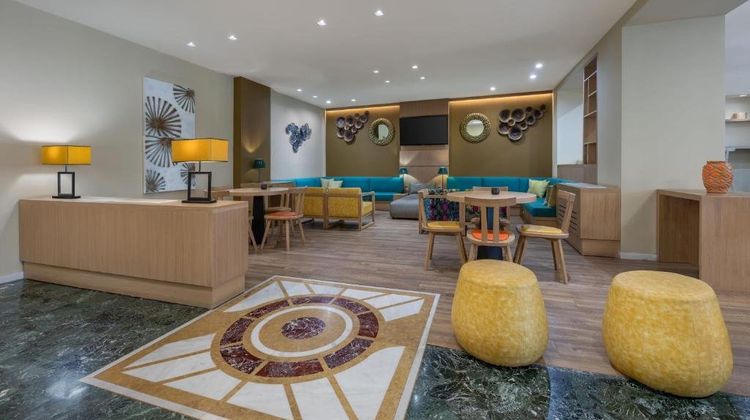 Casual Kubic Athens Lobby