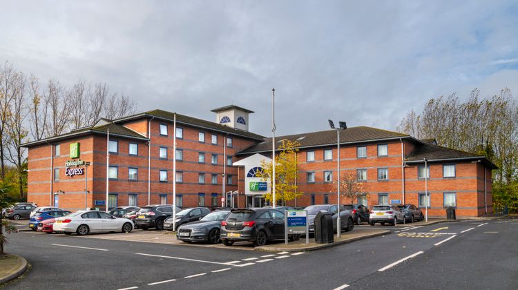 Holiday Inn Express Droitwich Spa Exterior