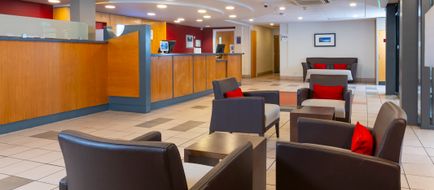 Holiday Inn Express Droitwich Spa Exterior