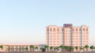 Holiday Inn Exp Suites Centro by