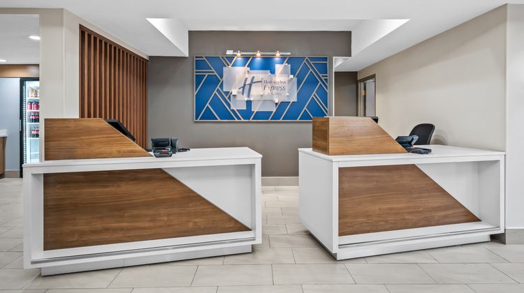 Holiday Inn Express Exterior