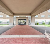 Holiday Inn Express Exterior