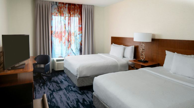 <b>Fairfield Inn & Suites Savannah Midtown Room</b>. Images powered by <a href="https://www.leonardoworldwide.com/" title="Leonardo Worldwide" target="_blank">Leonardo</a>.