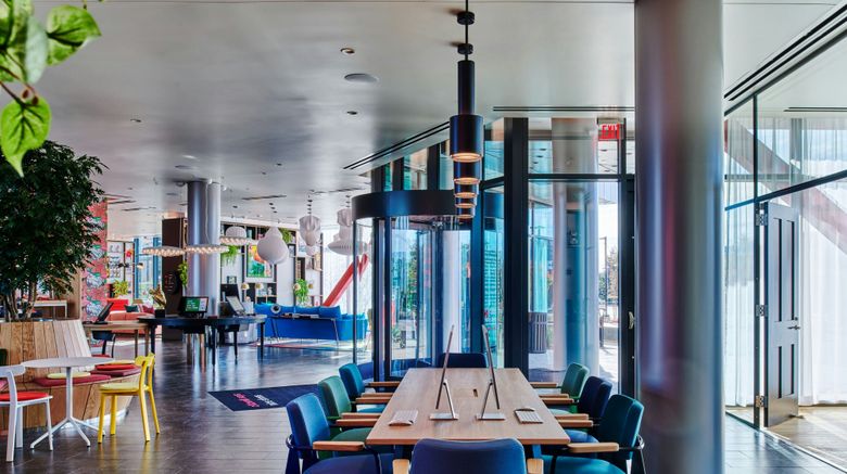 <b>citizenM Menlo Park Lobby</b>. Images powered by <a href="https://www.leonardoworldwide.com/" title="Leonardo Worldwide" target="_blank">Leonardo</a>.