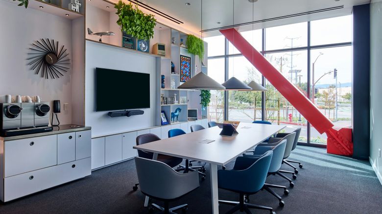 <b>citizenM Menlo Park Meeting</b>. Images powered by <a href="https://www.leonardoworldwide.com/" title="Leonardo Worldwide" target="_blank">Leonardo</a>.