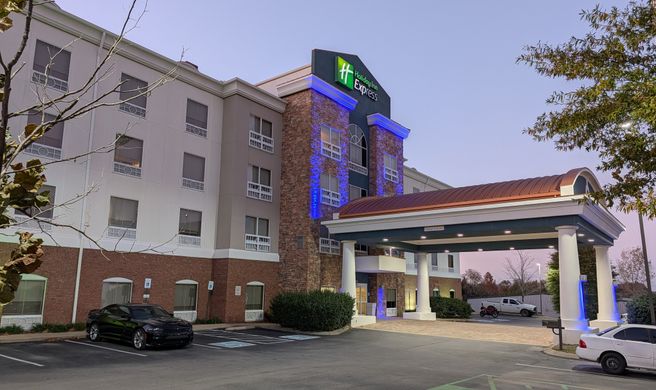 Holiday Inn Express Columbia Exterior