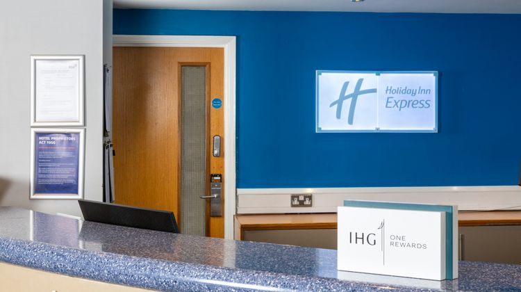 Holiday Inn Express London-Chingford Exterior