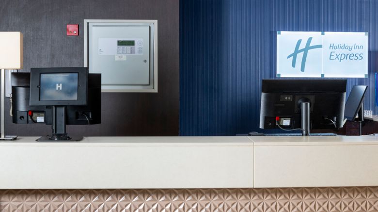 <b>Holiday Inn Express Wandsworth Exterior</b>. Images powered by <a href="https://www.leonardoworldwide.com/" title="Leonardo Worldwide" target="_blank">Leonardo</a>.