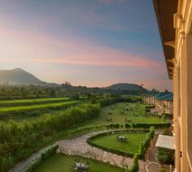 Debu's The Fern Resort & Spa Exterior