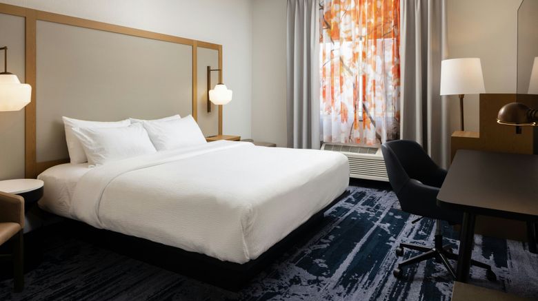 <b>Fairfield Inn & Suites Grand Rapids Room</b>. Images powered by <a href="https://www.leonardoworldwide.com/" title="Leonardo Worldwide" target="_blank">Leonardo</a>.