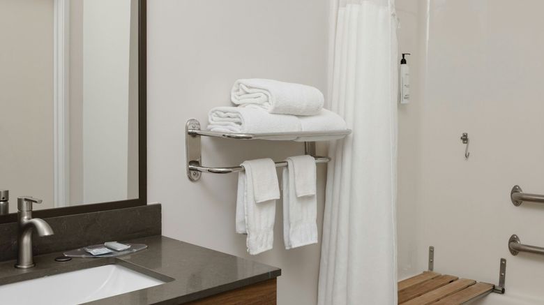 <b>Fairfield Inn & Suites Grand Rapids Room</b>. Images powered by <a href="https://www.leonardoworldwide.com/" title="Leonardo Worldwide" target="_blank">Leonardo</a>.