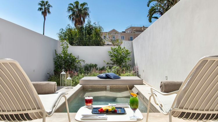 Pazziella Garden & Suites Pool
