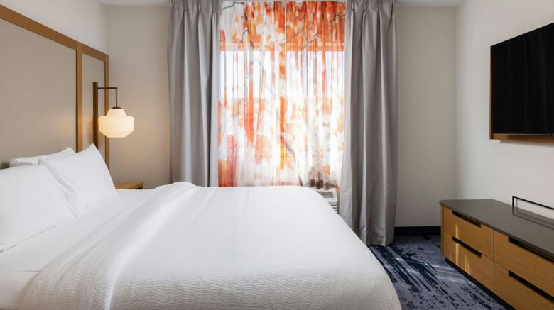 <b>Fairfield Inn & Suites Grand Rapids Suite</b>. Images powered by <a href="https://www.leonardoworldwide.com/" title="Leonardo Worldwide" target="_blank">Leonardo</a>.