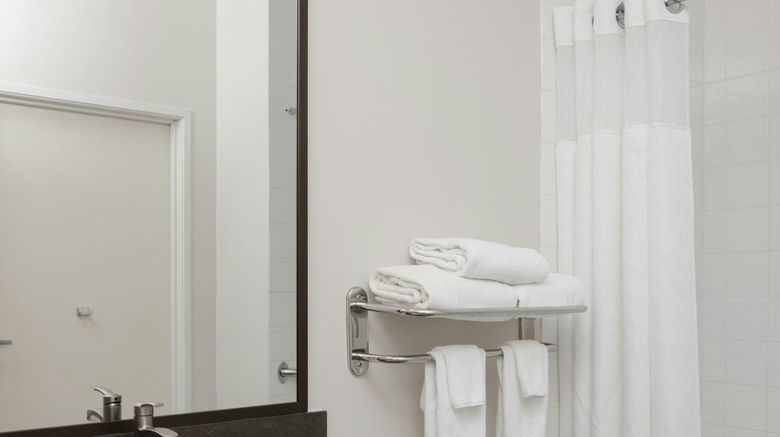<b>Fairfield Inn & Suites Grand Rapids Room</b>. Images powered by <a href="https://www.leonardoworldwide.com/" title="Leonardo Worldwide" target="_blank">Leonardo</a>.