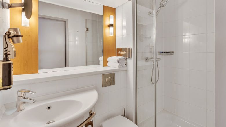 <b>Leonardo Hotel Hannover Medical Park Room</b>. Images powered by <a href="https://www.leonardoworldwide.com/" title="Leonardo Worldwide" target="_blank">Leonardo</a>.