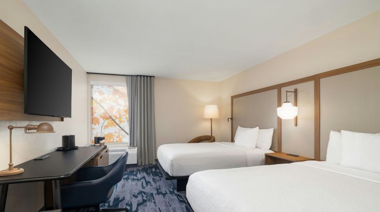 Fairfield Inn & Suites Clinton Room