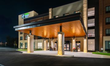 Holiday Inn Express & Suites West