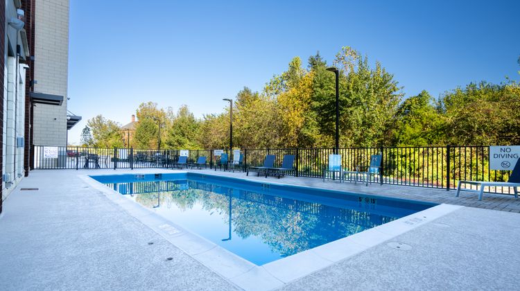 Holiday Inn Express & Suites West Pool