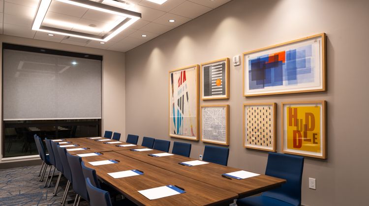 Holiday Inn Express & Suites West Meeting