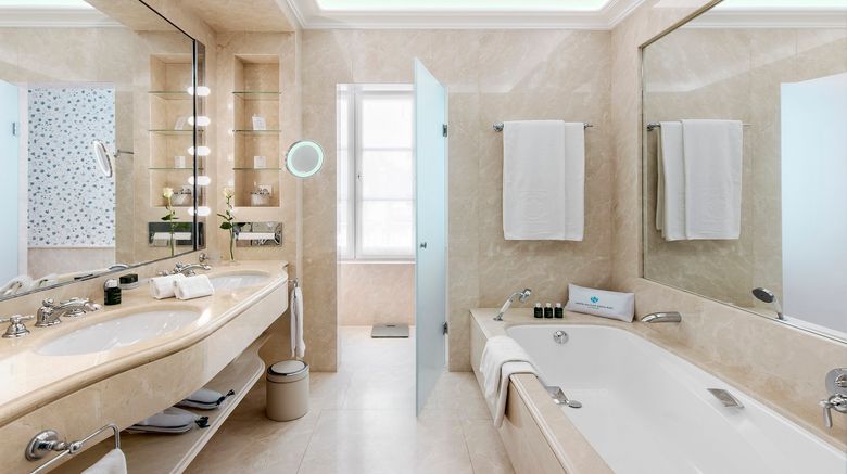 <b>Hotel du Cap-Eden-Roc Room</b>. Images powered by <a href="https://www.leonardoworldwide.com/" title="Leonardo Worldwide" target="_blank">Leonardo</a>.