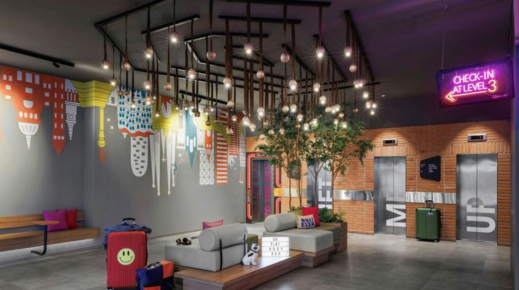 Moxy Barcelona Exterior
