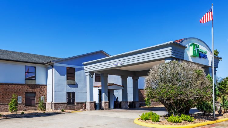 Holiday Inn Express Exterior