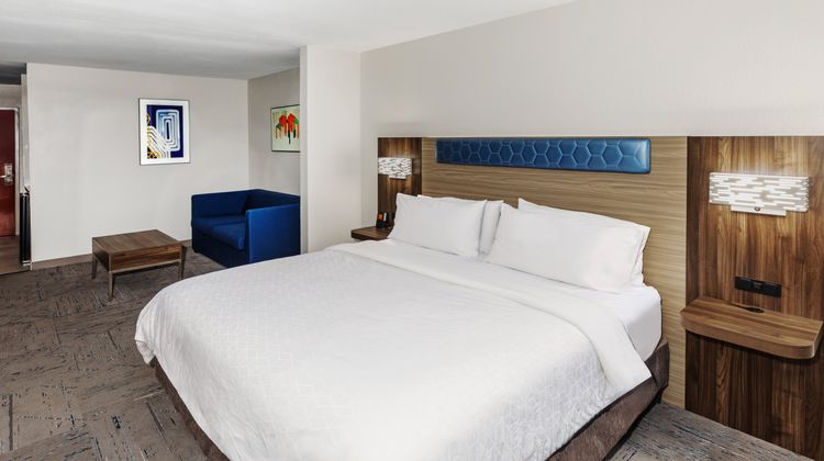 Holiday Inn Express Suite