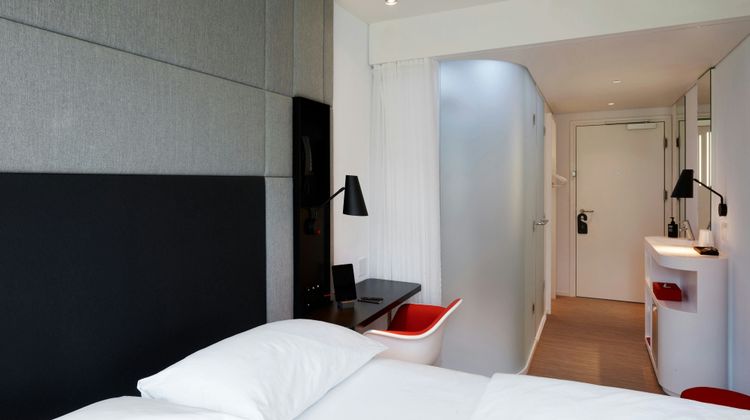 citizenM Seattle South Lake Union Hotel Room