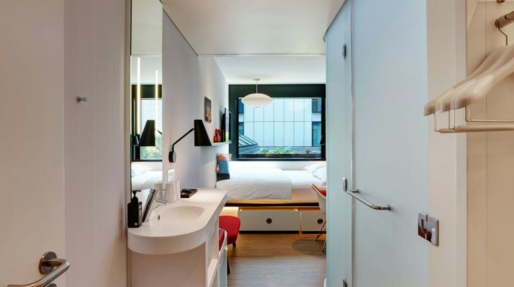 citizenM Seattle South Lake Union Hotel Room
