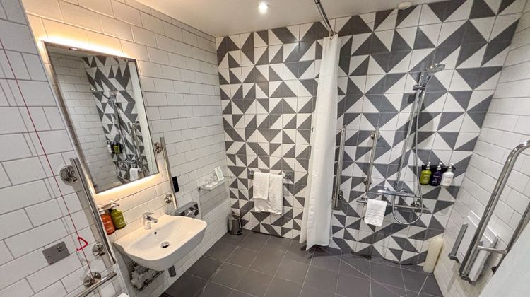 Holiday Inn London – Whitechapel Room