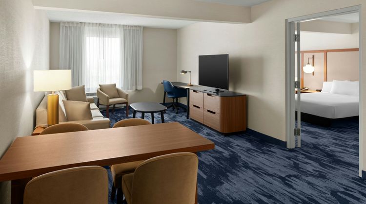 Fairfield Inn & Suites by Marriott Room