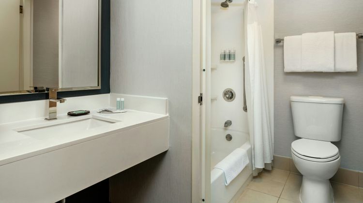 Courtyard Sacramento Airport Natomas Room