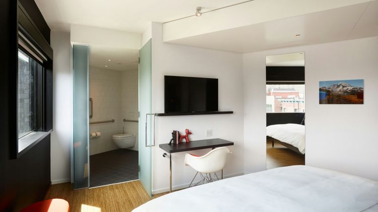 citizenM Seattle Pioneer Square Room