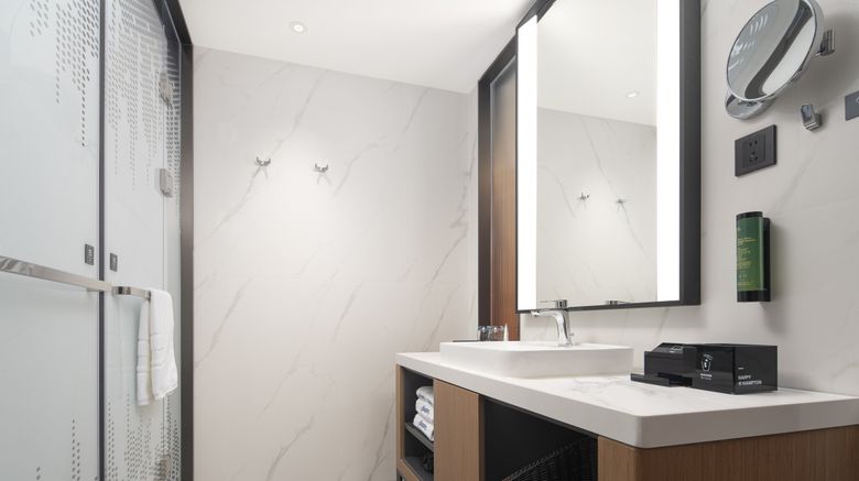 <b>Hampton Inn Luanchuan Laojun Mountain Room</b>. Images powered by <a href="https://www.leonardoworldwide.com/" title="Leonardo Worldwide" target="_blank">Leonardo</a>.