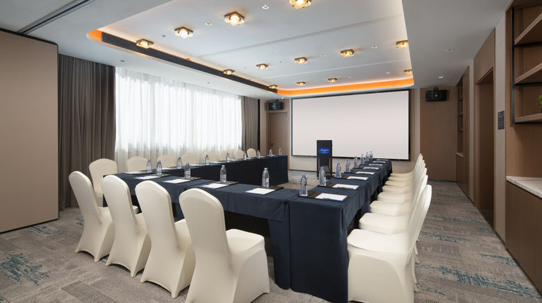 <b>Hampton Inn Luanchuan Laojun Mountain Meeting</b>. Images powered by <a href="https://www.leonardoworldwide.com/" title="Leonardo Worldwide" target="_blank">Leonardo</a>.
