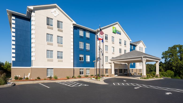 Holiday Inn Express Charlotte West Exterior. Images powered by <a href="https://www.leonardoworldwide.com" target="_blank" rel="noopener">Leonardo</a>.