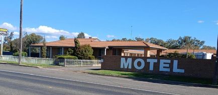Aaron Inn Motel Exterior