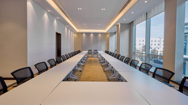 <b>Crowne Plaza Phnom Penh Meeting</b>. Images powered by <a href="https://www.leonardoworldwide.com/" title="Leonardo Worldwide" target="_blank">Leonardo</a>.