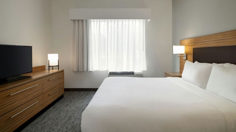 <b>TownePlace Suites Pittsburgh Harmarville Room</b>. Images powered by <a href="https://www.leonardoworldwide.com/" title="Leonardo Worldwide" target="_blank">Leonardo</a>.