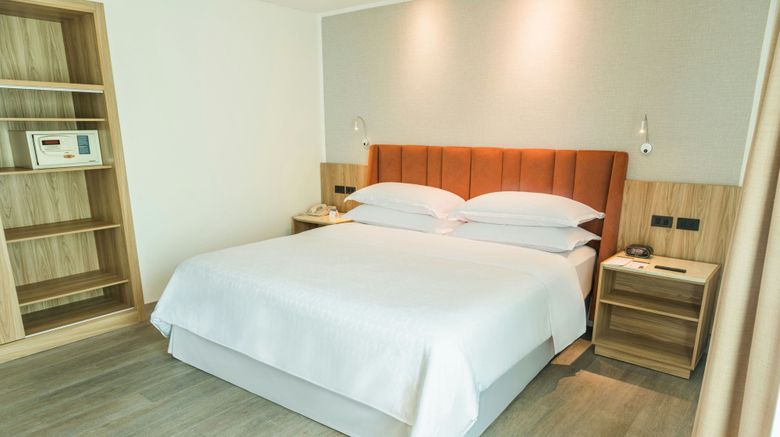 <b>Sheraton Guayaquil Hotel Suite</b>. Images powered by <a href="https://www.leonardoworldwide.com/" title="Leonardo Worldwide" target="_blank">Leonardo</a>.