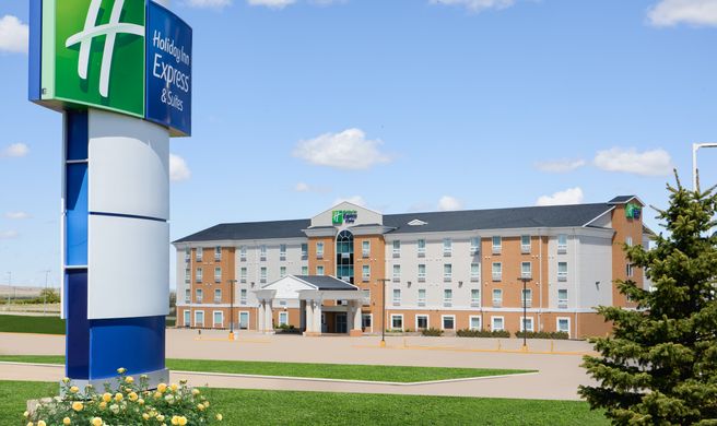 Holiday Inn Express & Stes Swift Current Exterior