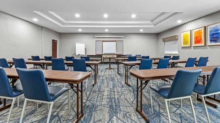 Holiday Inn Express & Suites Florence NE Meeting