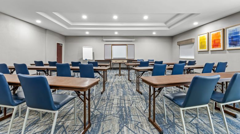 <b>Holiday Inn Express & Suites Florence NE Meeting</b>. Images powered by <a href="https://www.leonardoworldwide.com/" title="Leonardo Worldwide" target="_blank">Leonardo</a>.