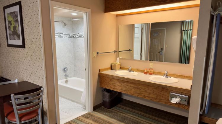 Flagship Inn of Ashland Room