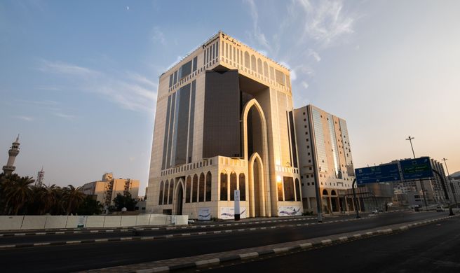 DoubleTree Aziziyah Exterior