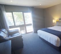 136 On Bealey Motel Room